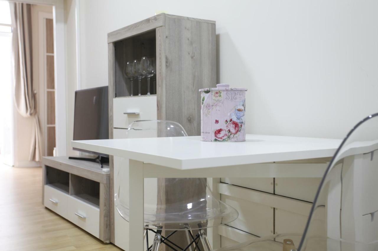 Aplus Apartamentos, Old Town Benidorm Bagian luar foto